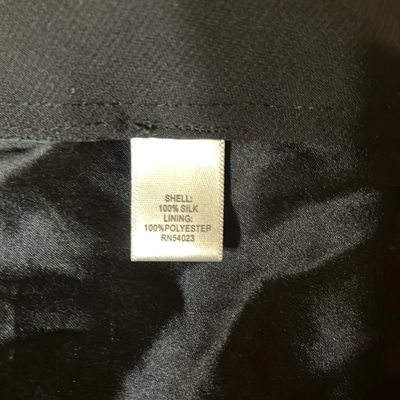 Banana Republic Women’s Silk Floral Sleeveless Blouse, Size S, 100 % Silk Shell - Picture 3 of 9